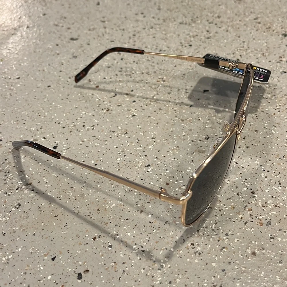 FOSTER GRANT PRELUDE AVIATOR GOLD WIRE FRAME SUNGLASSES UNISEX NEW WITH TAGS